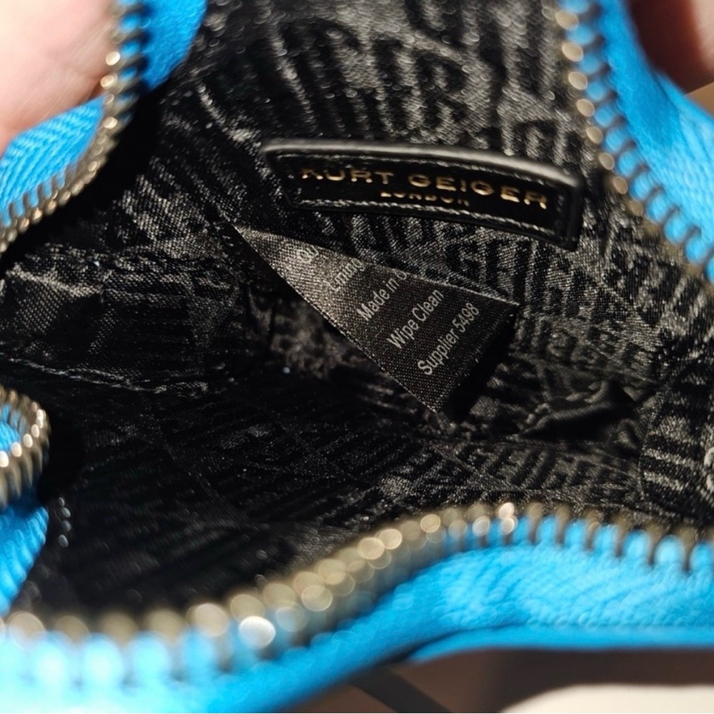 ✨ NIB Kurt Geiger London Kensington Star Charm - Mid Blue ✨ SOLD OUT - Picture 3 of 5